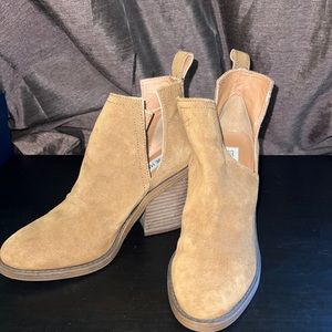 Good used condition Steve Madden Sharini chestnut suede bootie